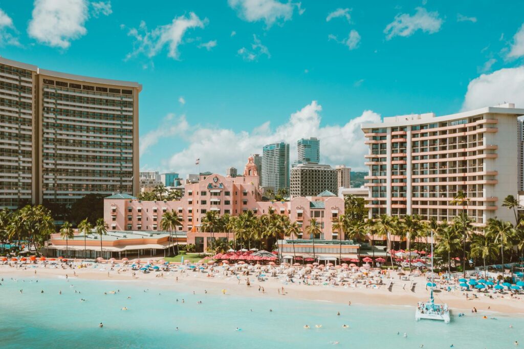 מדריך שלם למזג האוויר ביעדי נסיעה – כיצד להיערך נכון לכל מקום ועונה