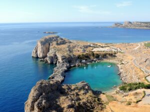 חופשה ברודוס 2024 - המדריך המלא לאי היווני המדהים | טיפים וביטוח נסיעות